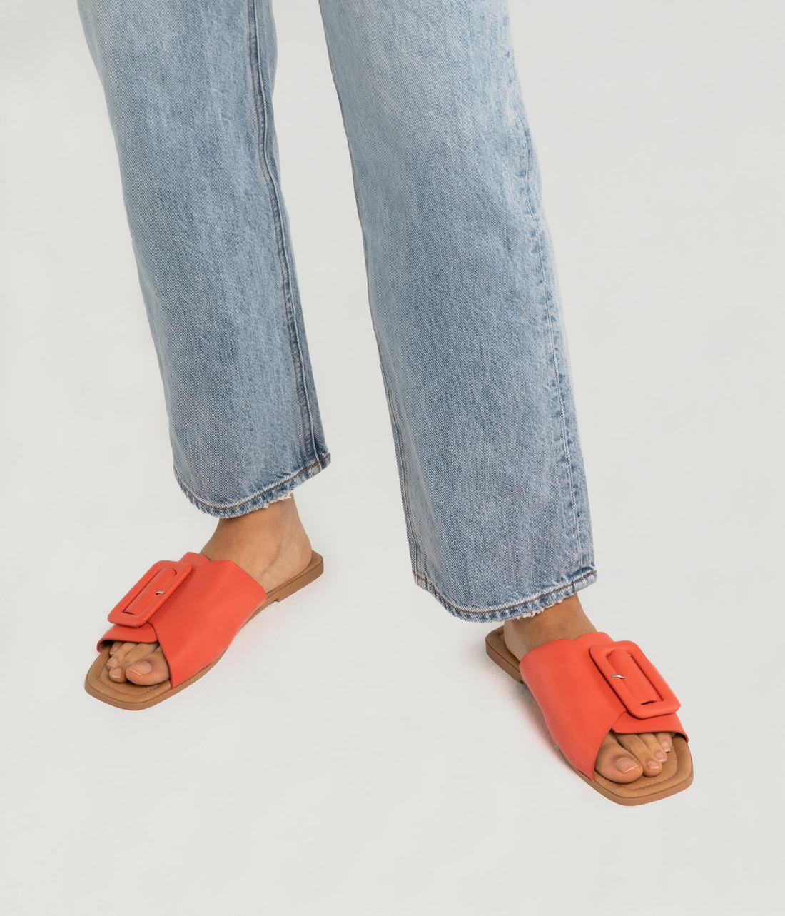 Matt & Nat CYNDIE Women's Vegan Flat Sandals